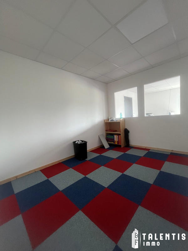 Local commercial - 86 m² - 2 pièces