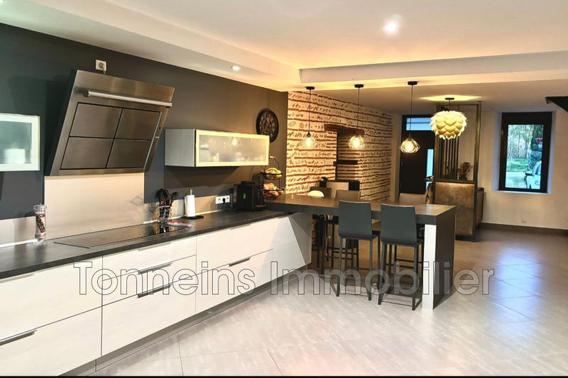 Maison - 329 m² - 10 pièces