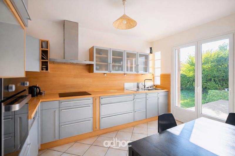 Villa - 182 m² - 8 pièces