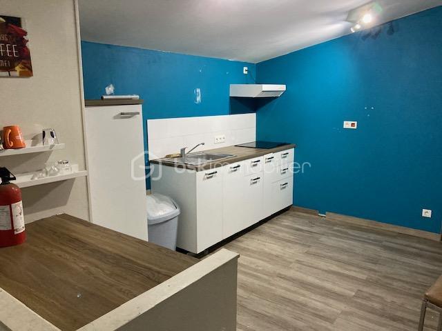 Local commercial - 133 m² - 7 pièces