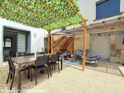 Maison - 200 m² - 8 pièces