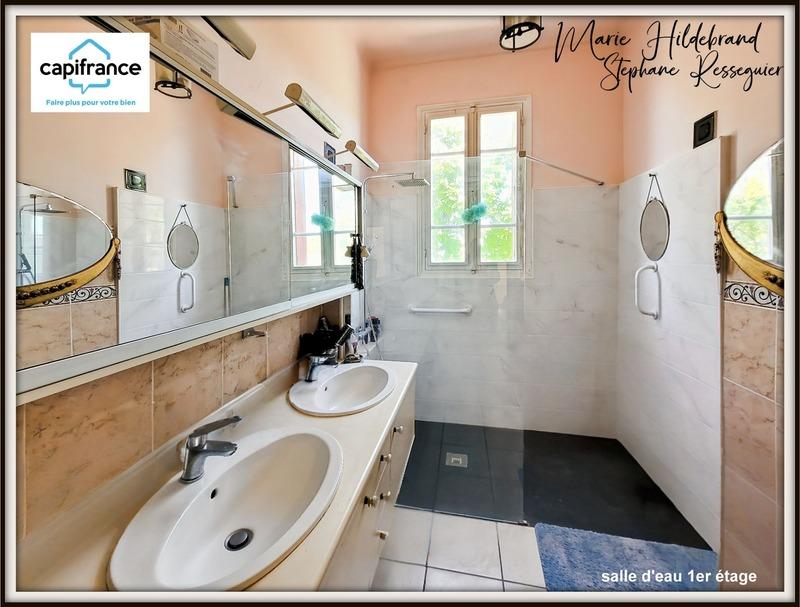 Maison - 254 m² - 12 pièces