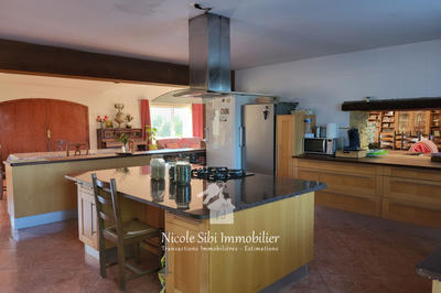 Mas - 290 m² - 7 pièces