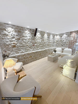 Maison - 270 m² - 8 pièces