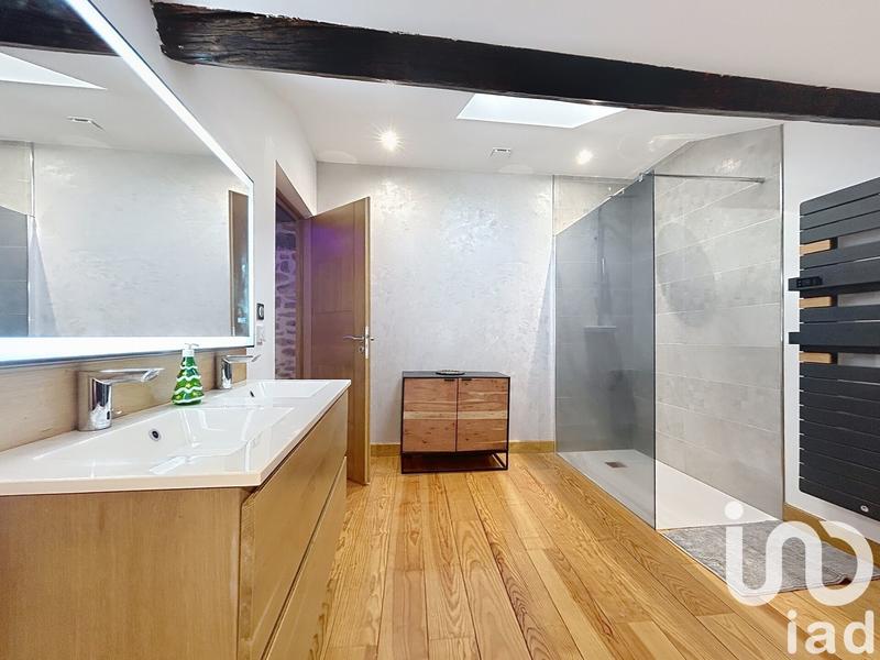 Maison - 261 m² - 6 pièces