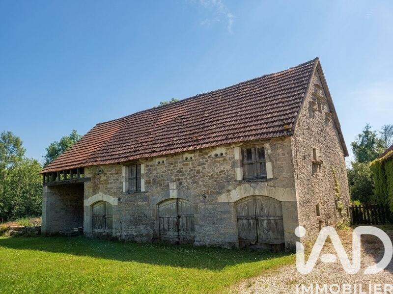 Maison - 270 m² - 13 pièces