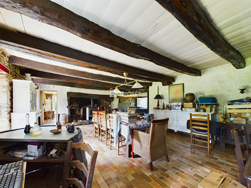 Maison - 225 m² - 10 pièces