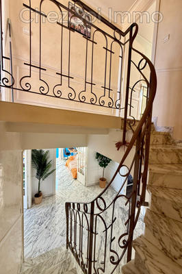 Appartement - 143 m² - 5 pièces