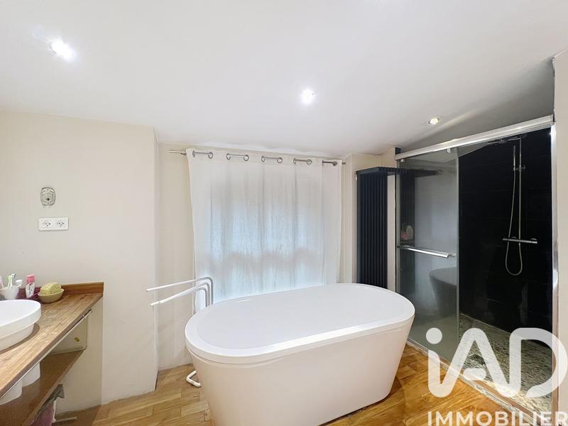 Maison - 190 m² - 7 pièces