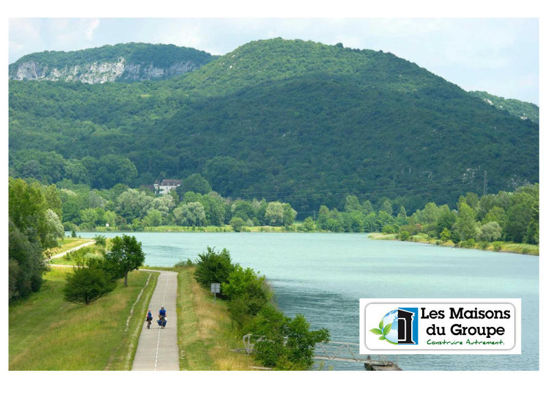 Terrain constructible - 1 003 m²