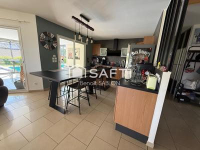 Maison - 210 m² - 6 pièces