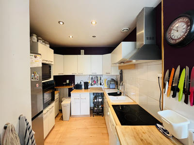 Maison - 202 m² - 10 pièces