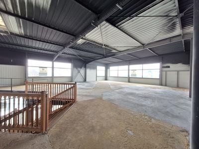 Local commercial - 900 m²