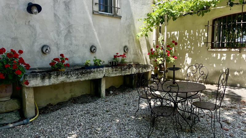 Maison - 230 m² - 7 pièces