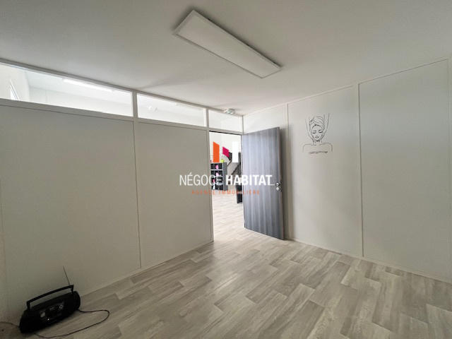 Local commercial - 285 m²