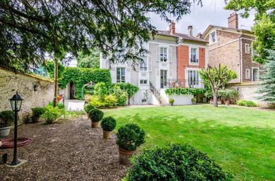 Maison bourgeoise - 204 m² - 9 pièces