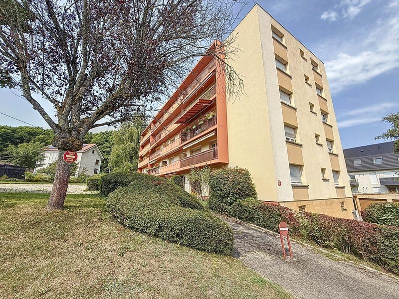 Appartement - 80 m² - 4 pièces