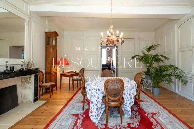 Maison de ville - 300 m² - 7 pièces