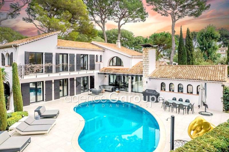 Villa - 208 m² - 5 pièces