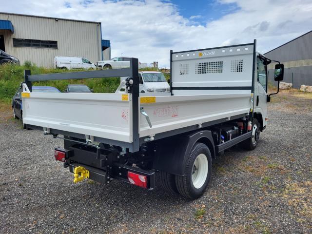 Isuzu M27 Serie Bleu F 2750 Benne Basculante