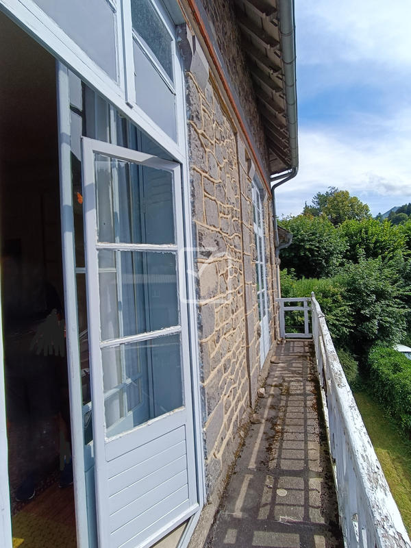 Villa - 199 m² - 9 pièces