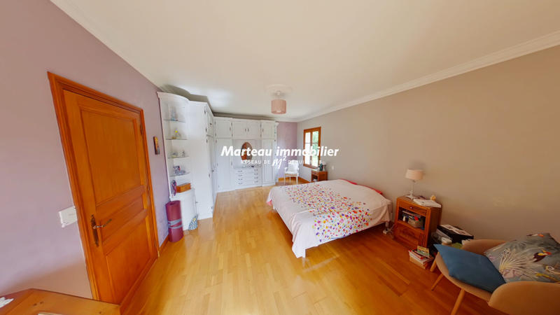 Maison - 230 m² - 10 pièces