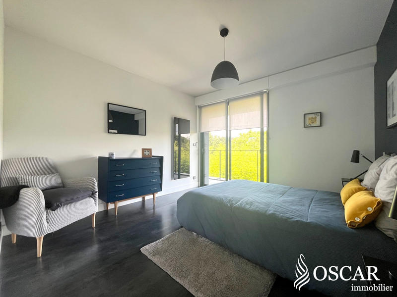 Maison contemporaine - 262 m² - 12 pièces