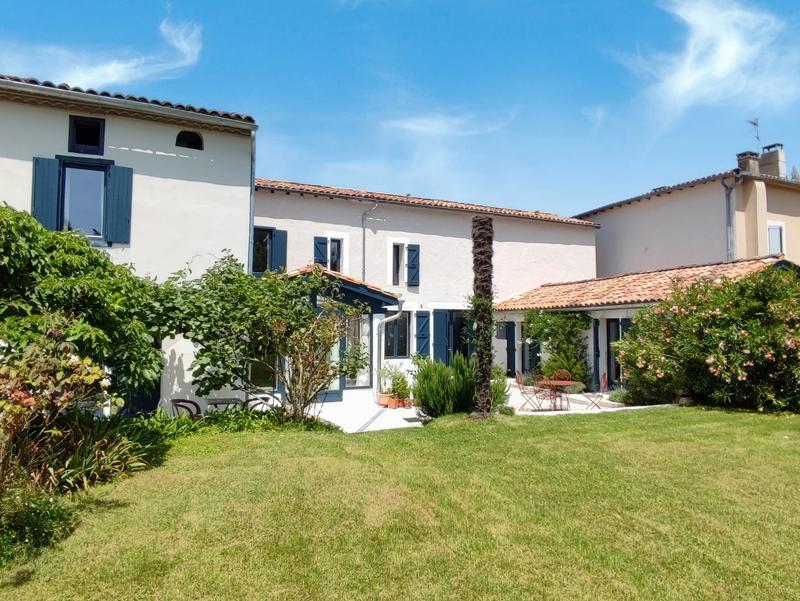 Maison de village - 238 m² - 5 pièces