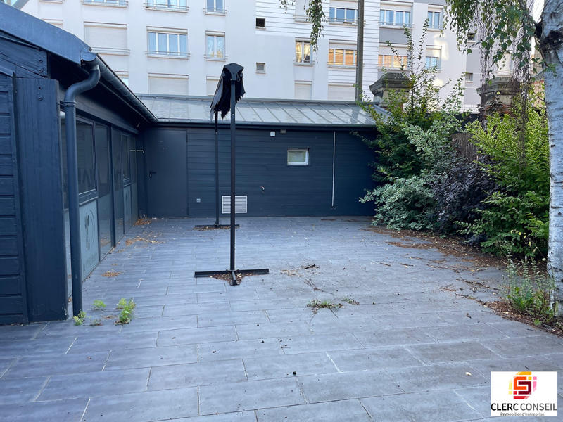 Local commercial - 326 m²