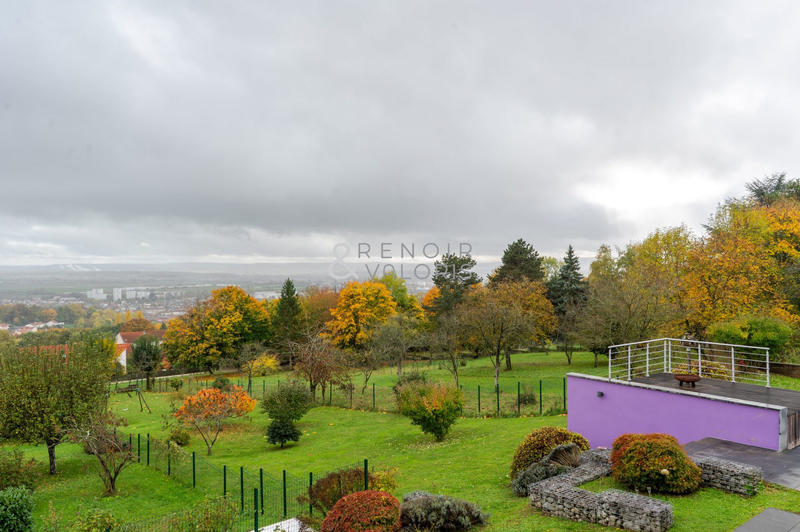 Maison - 320 m² - 7 pièces