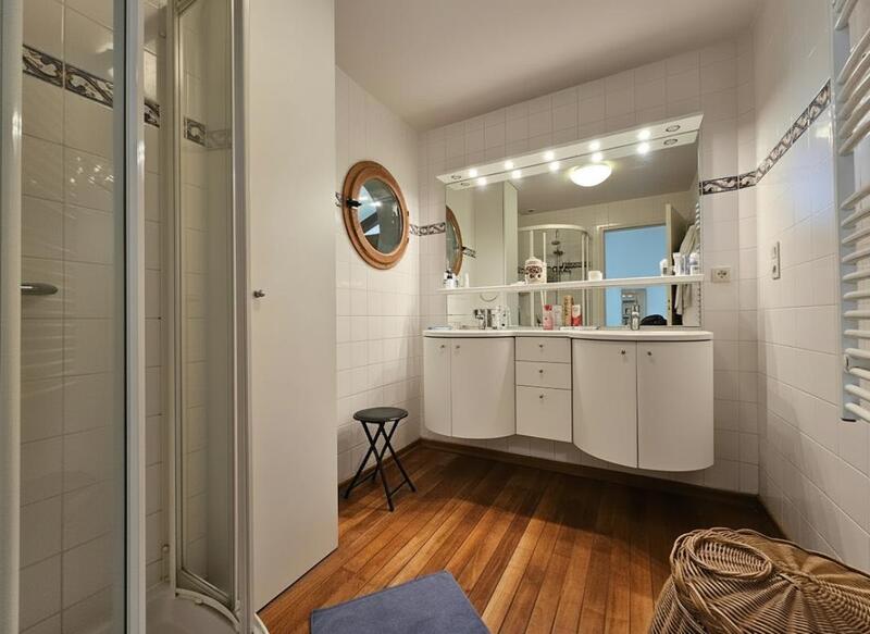 Maison - 335 m² - 10 pièces