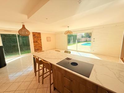 Maison - 161 m² - 5 pièces