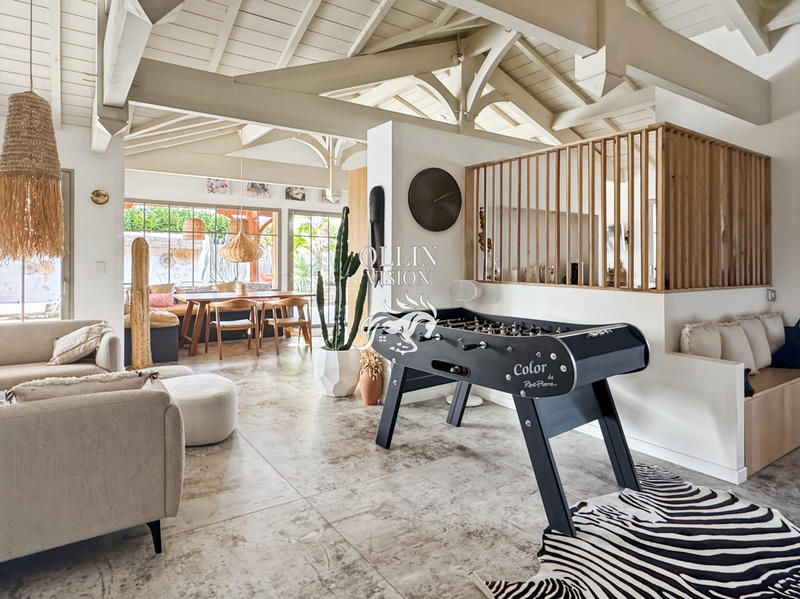 Villa - 250 m² - 10 pièces