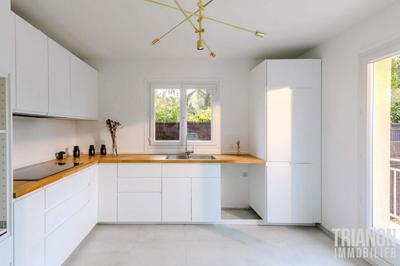 Maison - 220 m² - 7 pièces