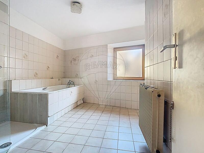 Immeuble - 112 m² - 8 pièces