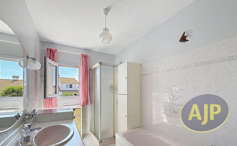 Maison - 96 m² - 4 pièces