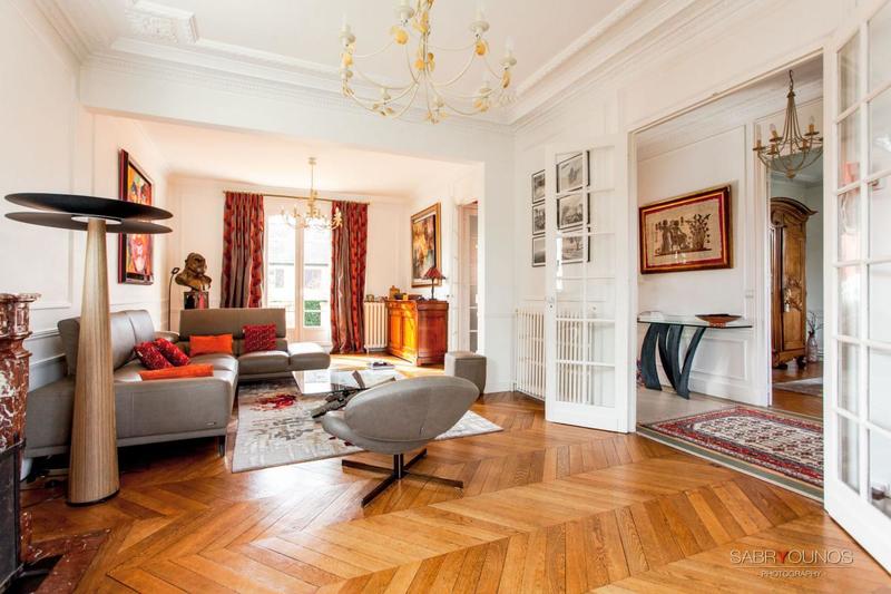 Maison - 210 m² - 8 pièces