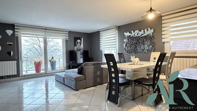 Appartement - 80 m² - 4 pièces