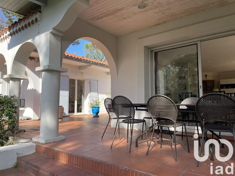 Maison - 290 m² - 12 pièces