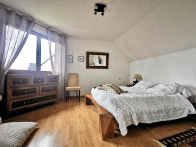 Maison - 215 m² - 8 pièces