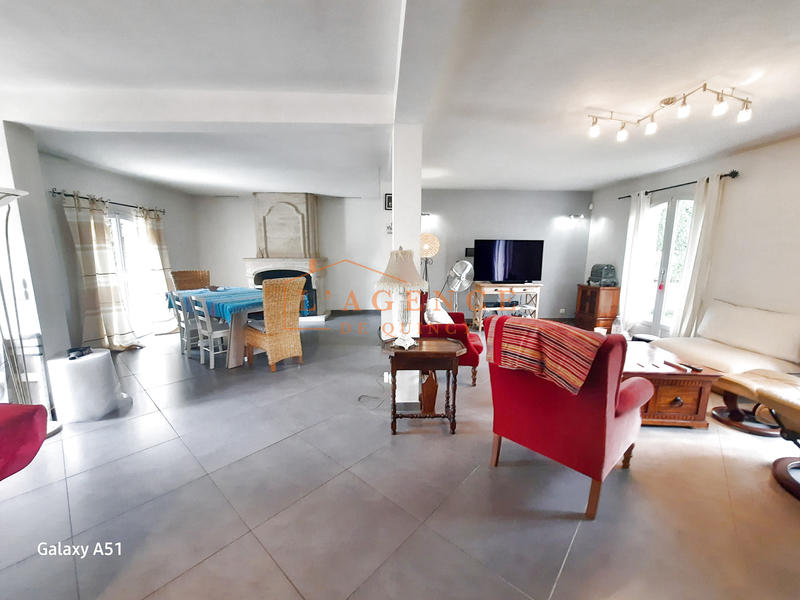 Propriété - 245 m² - 8 pièces