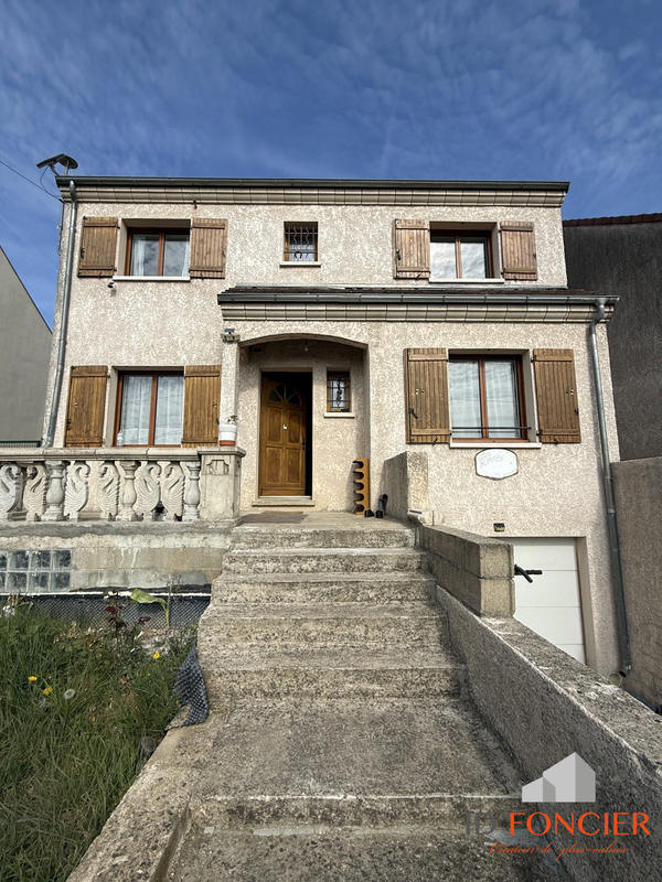 Maison - 111 m² - 6 pièces