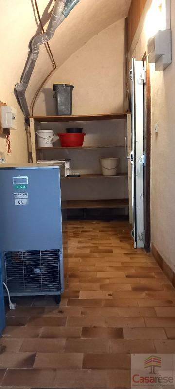 Maison - 242 m² - 9 pièces