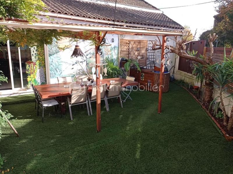 Maison traditionnelle - 170 m² - 6 pièces