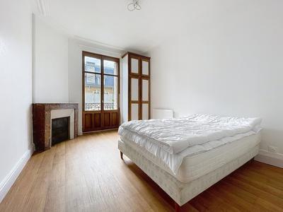 Appartement - 72 m² - 4 pièces