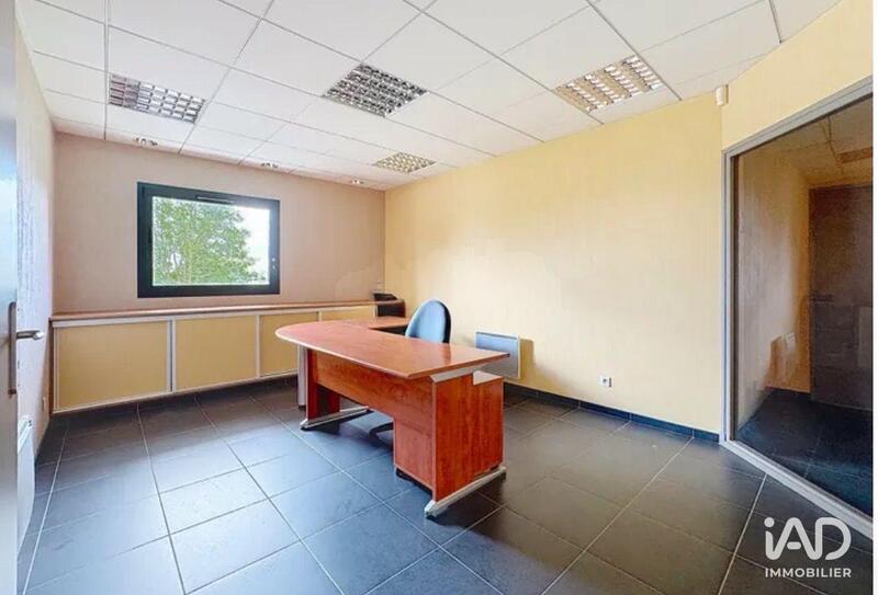 Bureau - 124 m²