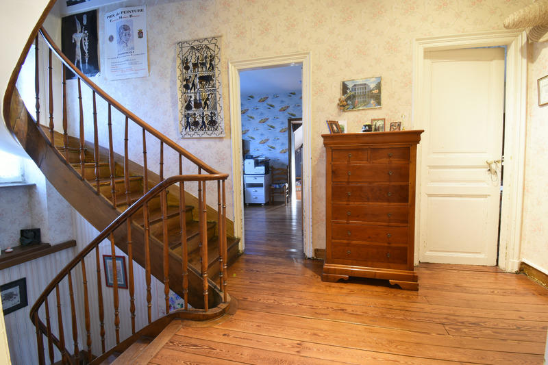 Maison - 220 m² - 10 pièces