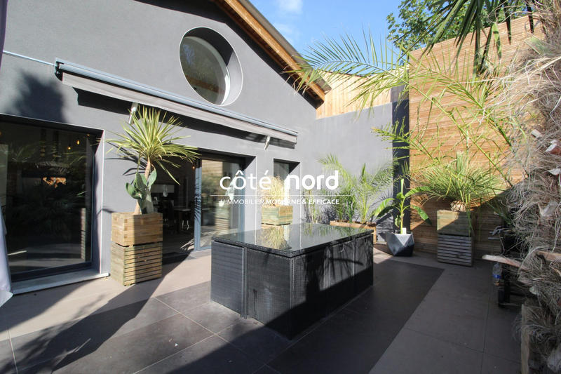 Maison - 270 m² - 5 pièces