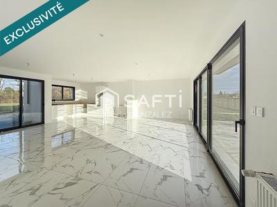 Maison - 121 m² - 5 pièces