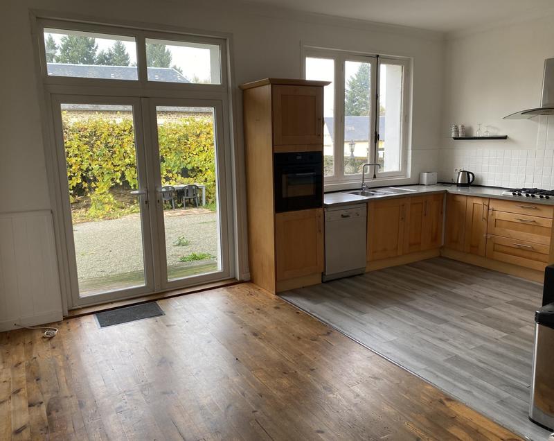 Maison - 240 m² - 9 pièces